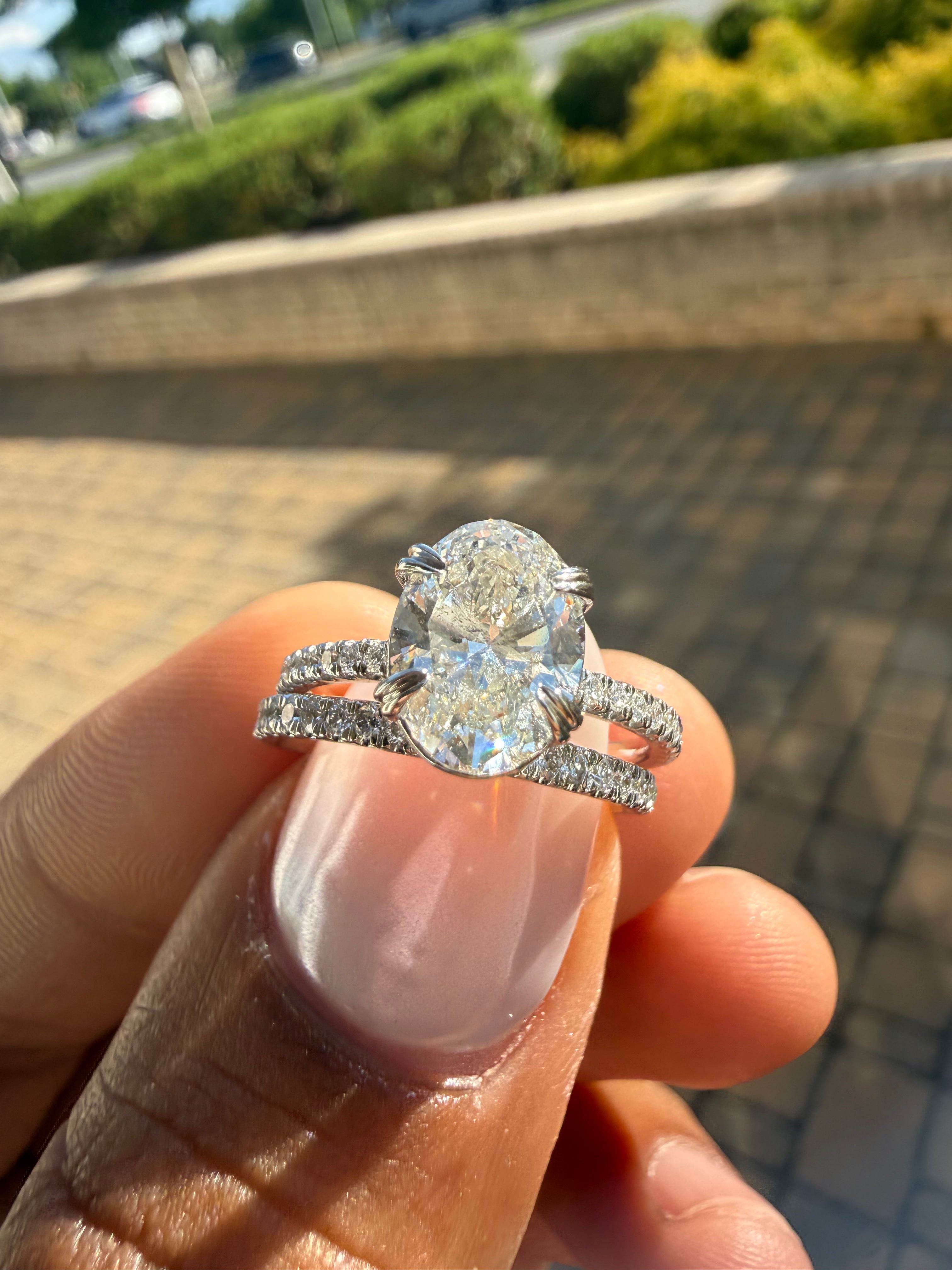 3 carat oval center stone iGI certified FULL Engagement Set with side band , made in VVS, Ring handcrafted diamonds , made in 14k gold handcrafted stones with high end jewelr (MADE IN GOLD)