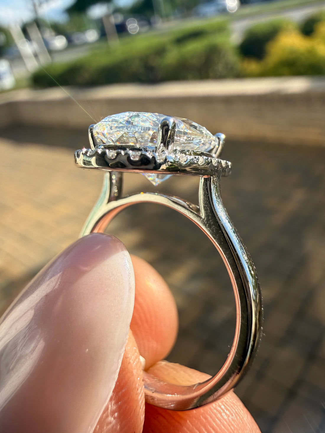 3 carat oval cut ring cut E vs IGI certified 3 carat center stone with special cut on side stone highly handcrafted in grown diamond 14k gold
