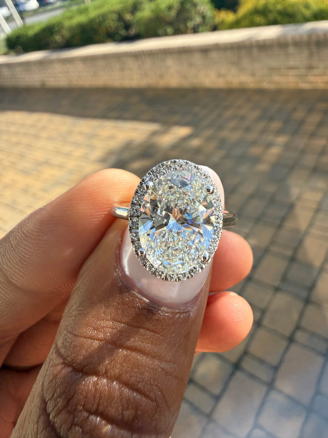 2 carat oval diamond  ring with stone iGI certified stone  Set with hand made  , made in VVS, Ring handcrafted diamonds , made in 14k  gold handcrafted diamond stones with high end jewelr (MADE IN 14k white Gold)