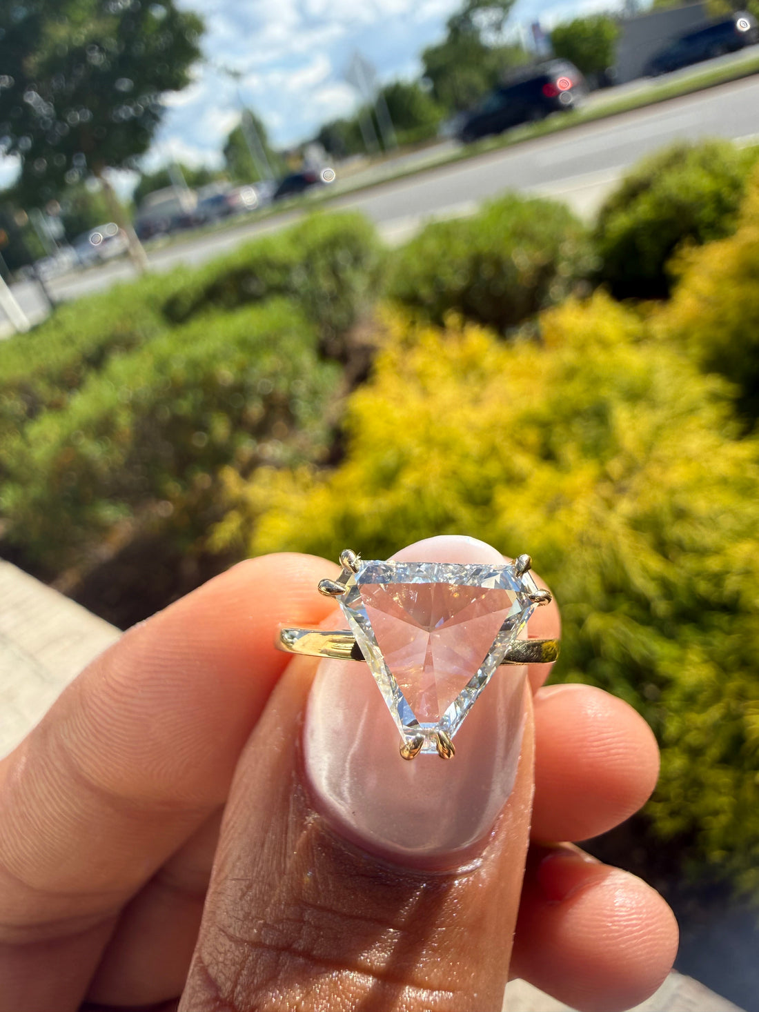 3 carat Traingle  cut E vs IGI certified made with special cut handcrafted in grown diamond 14k gold