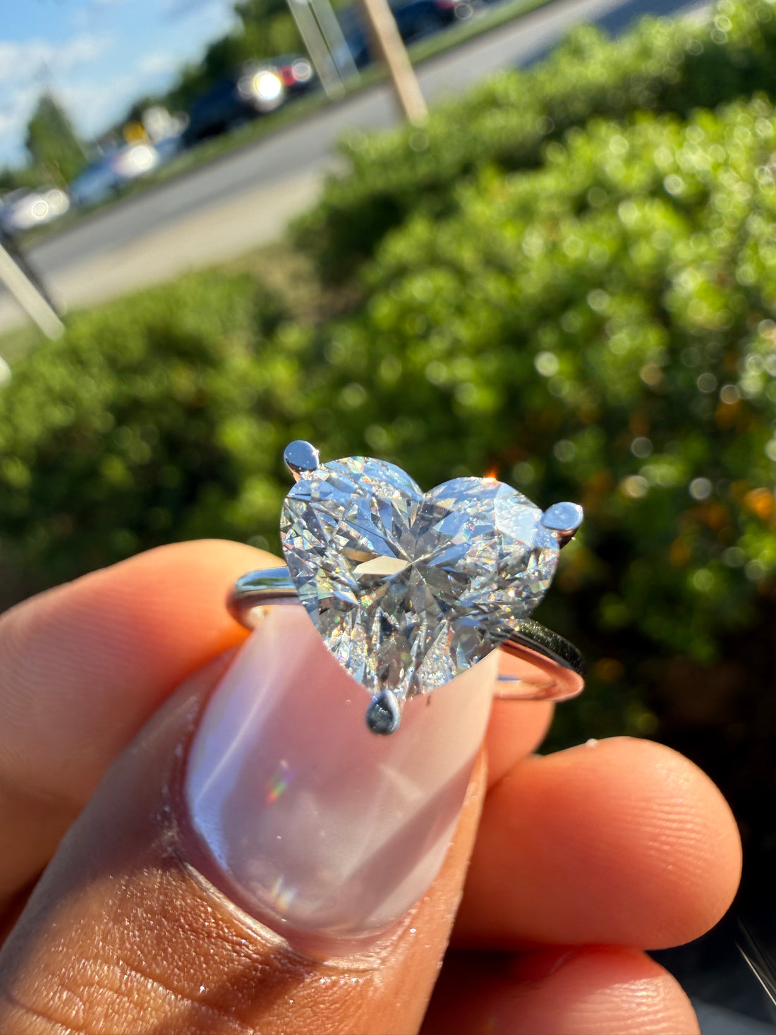 3 carat Heart diamond  ring with iGI certified Set with hand made , made in VVS, Ring handcrafted diamonds , made in 14k gold handcrafted stones with high end jewelr (MADE IN 14k Gold)