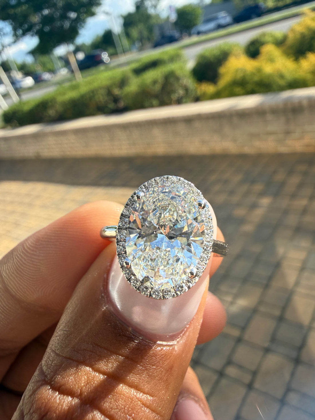 2 carat oval diamond  ring with stone iGI certified stone  Set with hand made  , made in VVS, Ring handcrafted diamonds , made in 14k  gold handcrafted diamond stones with high end jewelr (MADE IN 14k white Gold)