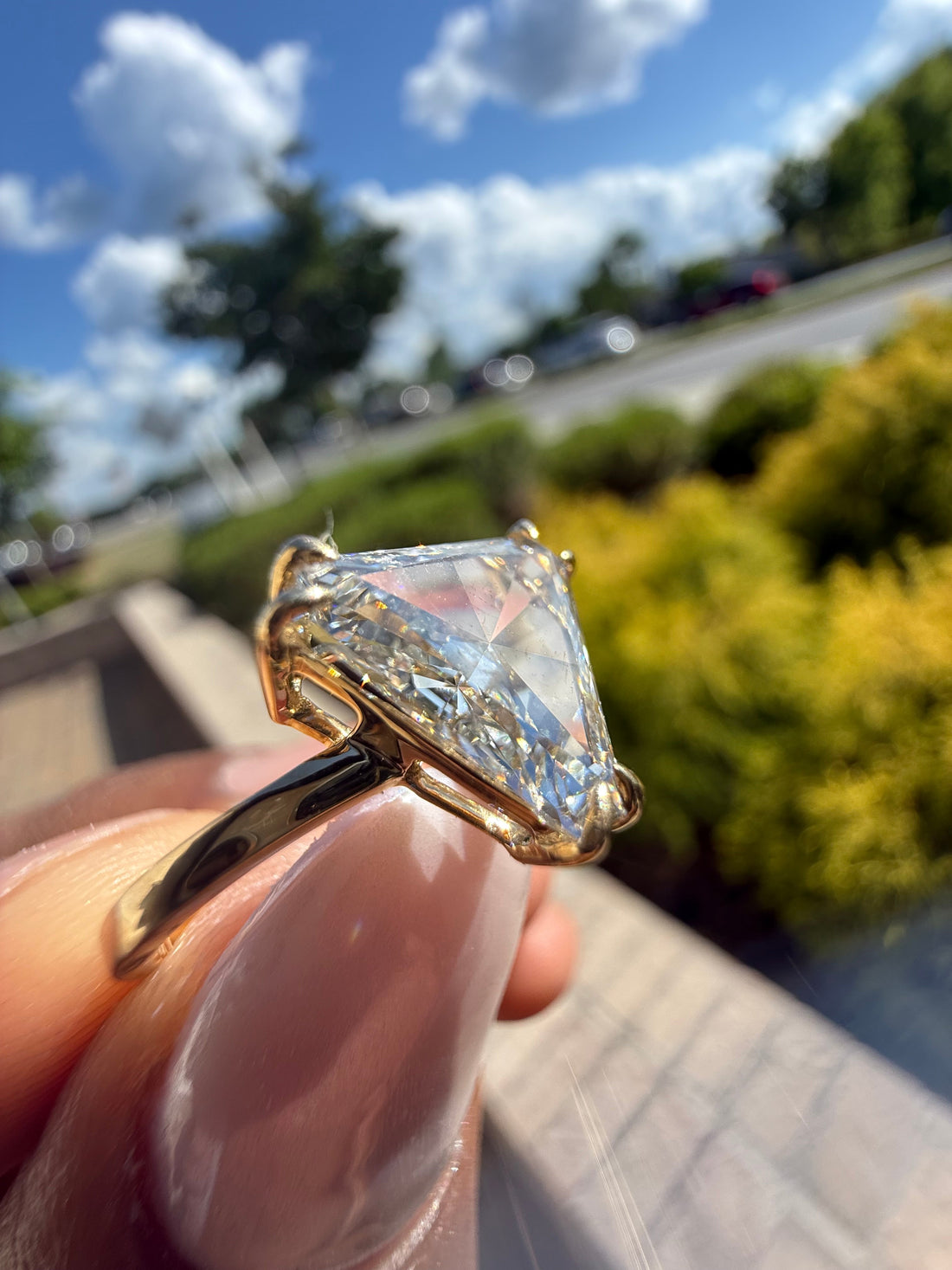 3 carat Traingle  cut E vs IGI certified made with special cut handcrafted in grown diamond 14k gold