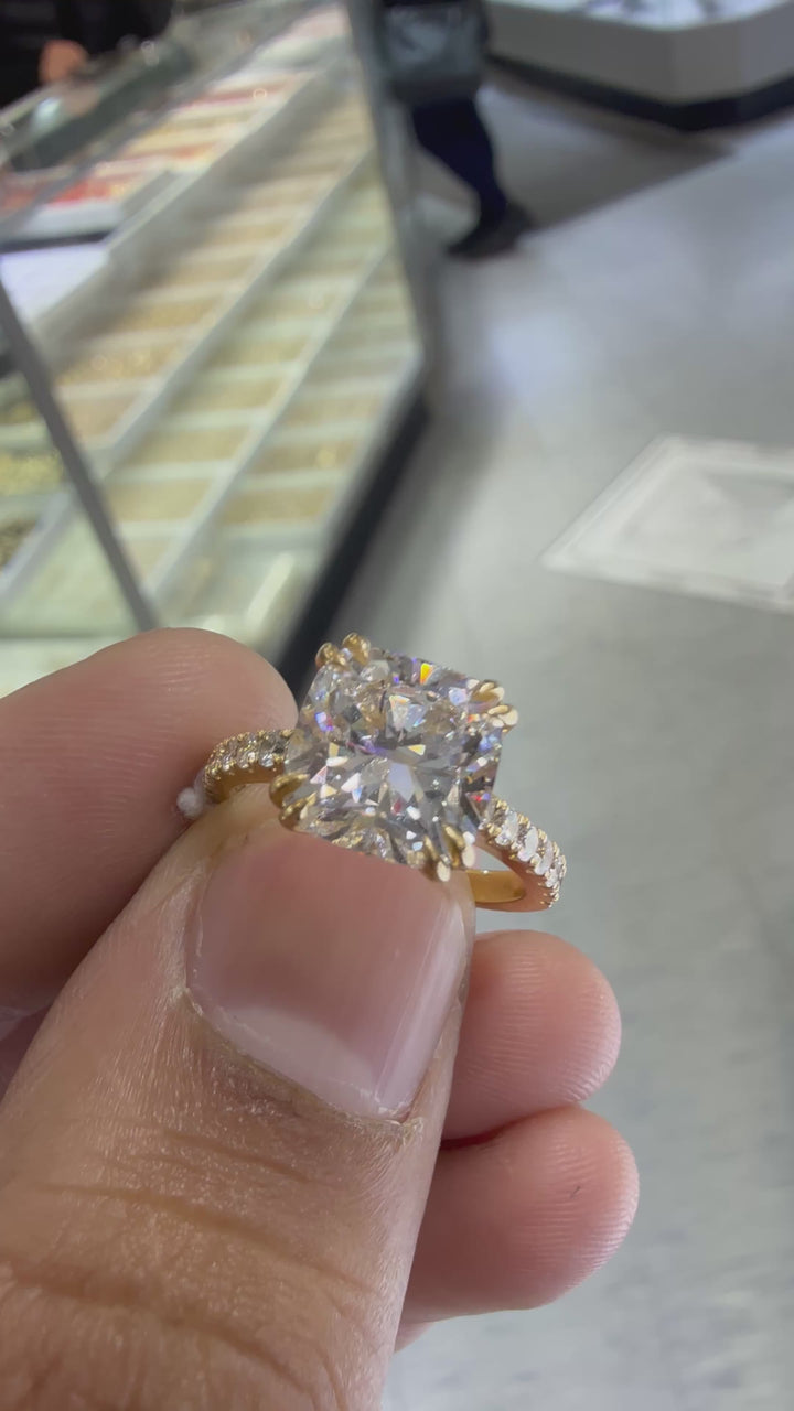 5 carat cushion cut E VS1 igi certified stone Engagement Ring handcrafted with 14k white gold ! Certified igi grown diamond