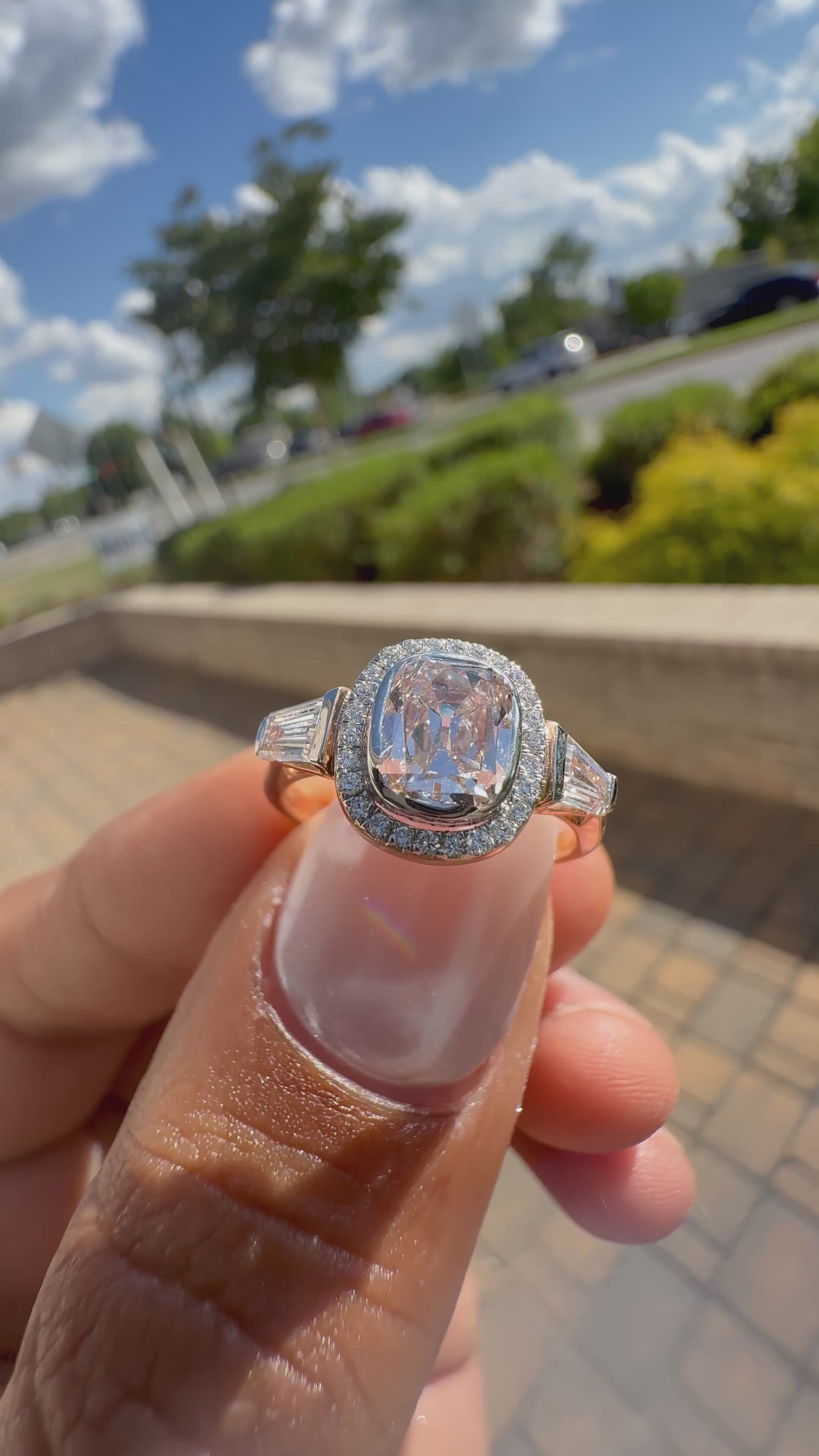 2  carat total diamond  ring with stone iGI certified stone  Set with hand made  , made in VVS, Ring handcrafted diamonds , made in 14k Rose gold handcrafted stones with high end jewelr (MADE IN Rose Gold)