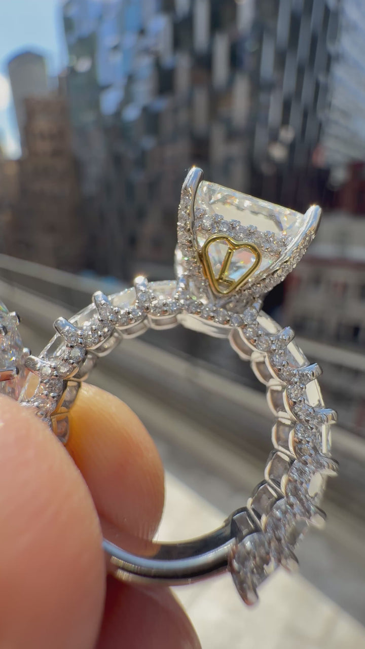5 carat engagement Ring  princess cut E  VVS stone IGI certified with side fancy shapes princess cut full engagement set with side diamond band game crafted in LGB certified Diamond in princess cut 14k gold